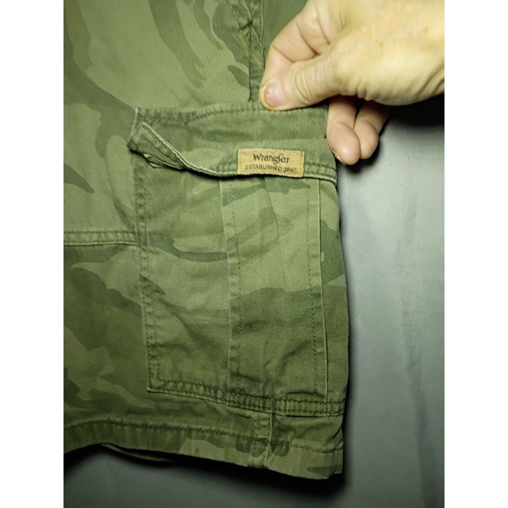 Wrangler Camo Cargo Shorts Mens 30 Woodland Camouflage Outdoor Utility Work - Picture 3 of 8